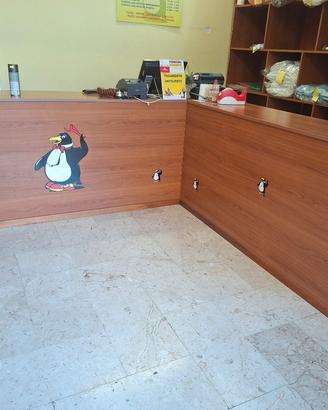  arredamento per negozio