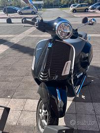 Piaggio Vespa 300 GTS hpe | Compresa di RCA