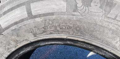 Gomme Michelin agilis camping 215 75 16cp 2020