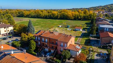 VILLA A SCHIERA A SCANDIANO