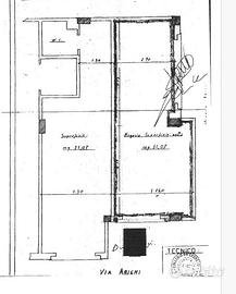 Locale doppia altezza di 64 mq