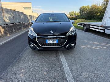 Peugeot 208 PureTech 82 5 porte Allure