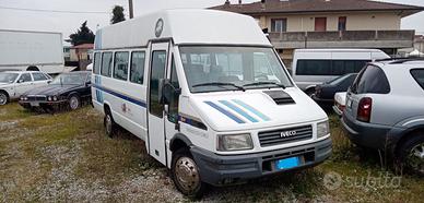 Iveco turbo daily minibus turistico 20 posti