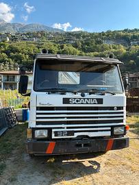 Scania 92H ribaltabile con gru