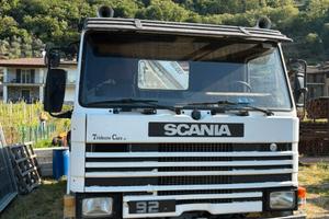 Scania 92H ribaltabile con gru