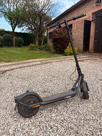 Monopattino elettrico F2 Plus Ninebot
