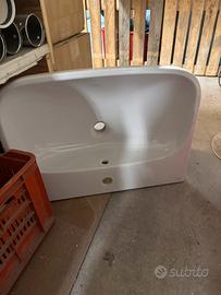 Lavabo con semicolonna