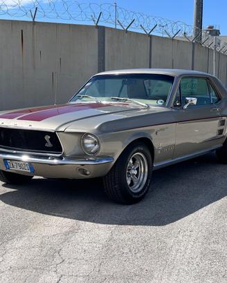 Ford Mustang Beige