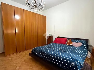 CASA SEMINDIPENDENTE A SERRAVALLE PISTOIESE