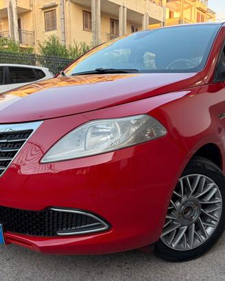 Lancia Ypsilon 1.2 69 CV 5 porte S&S Platinum