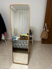 Specchio IKEA da terra frassino