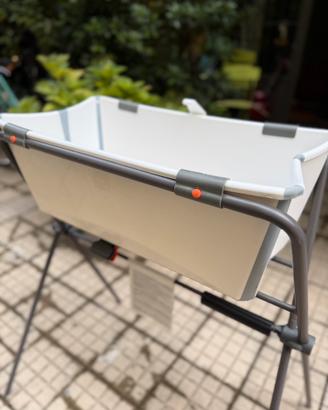 VASCHETTA STOKKE CON PIEDISTALLO E SUPPORTO NEONAT