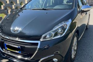 Peugeot 208 2019 - Benzina 1.2 -Unica proprietaria