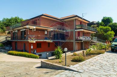 Porzione di villa - Mascalucia