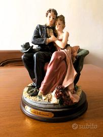 Statuina in ceramica di Ricardo Sheimani