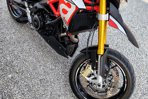 Aprilia Dorsoduro 900