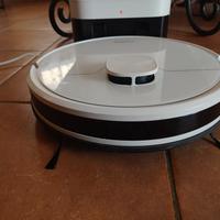 robot  aspirapolvere lavapavimenti 