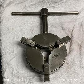 mandrino autocentrante a tre griffe