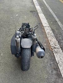 MOTORE COMPLETO BEVERLY 300 PROVENIENZA ROTTAMAZIO
