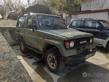 TOYOTA LJ 70 LAND CRUISER