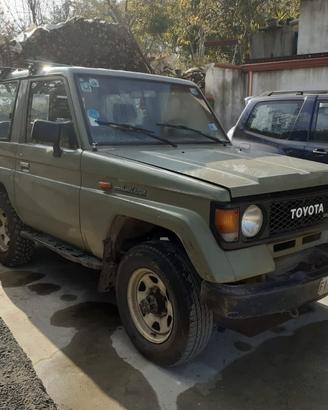 TOYOTA LJ 70 LAND CRUISER