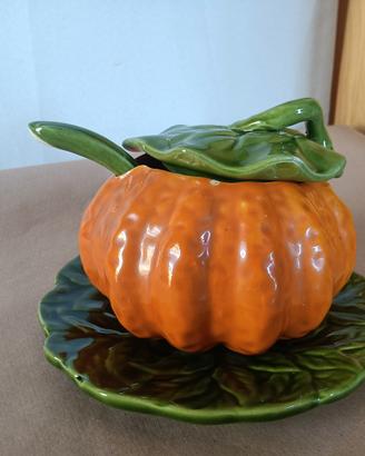 Zuppiera in ceramica a forma di zucca 