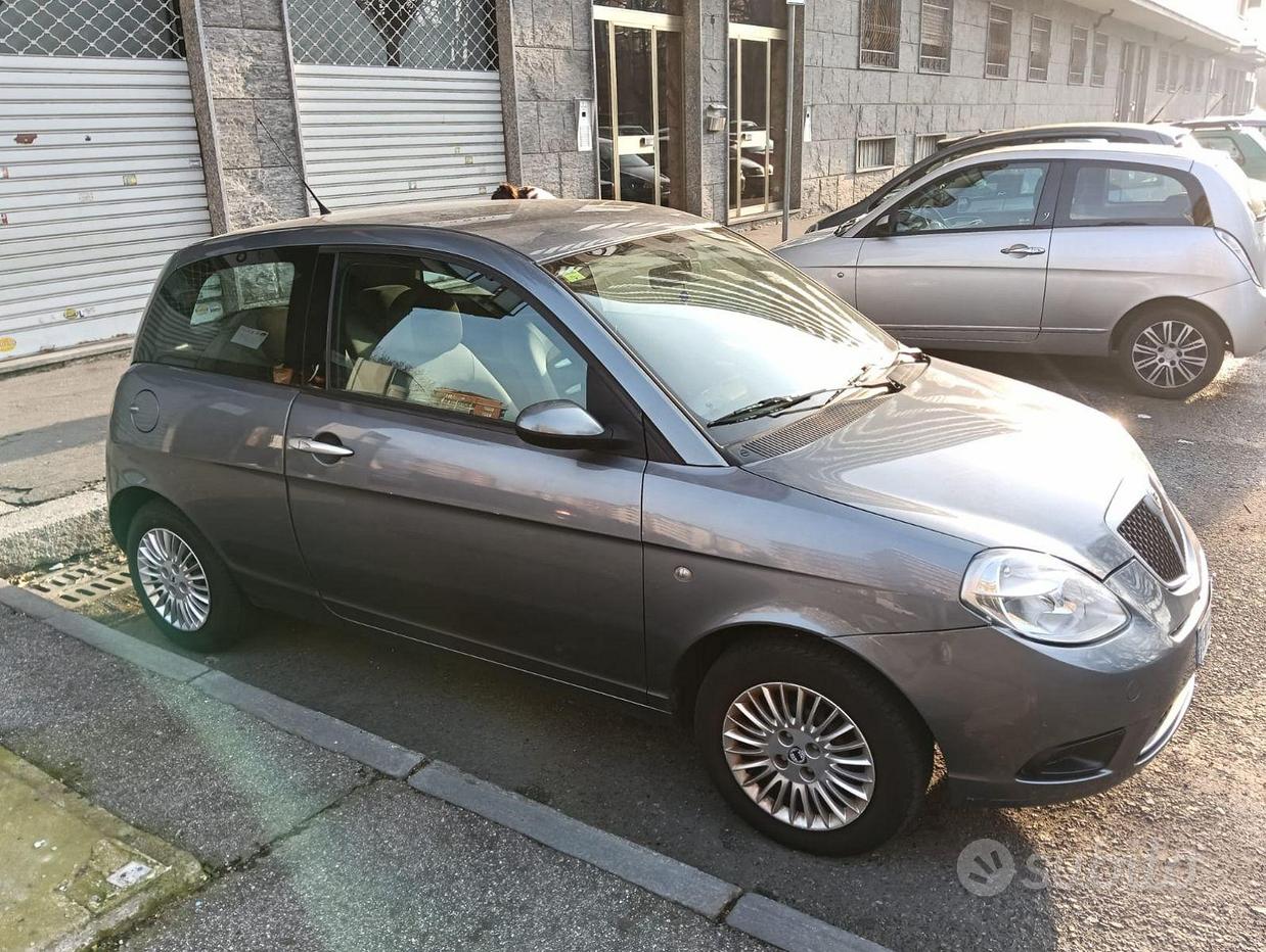 Lancia Ypsilon