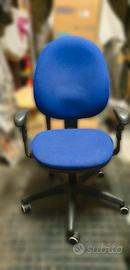 Sedia girevole da scrivania +mobiletto Ikea 