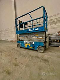 Piattaforma a pantografo elettrica Genie GS 3246