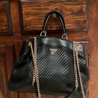 Borsa di guess sia da mano che a tracolla