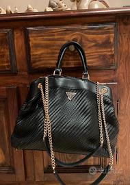 Borsa di guess sia da mano che a tracolla