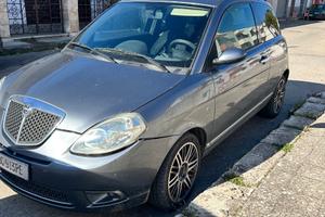 Lancia y anno 2007