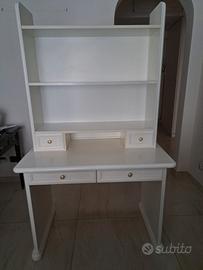 scrittoio con libreria