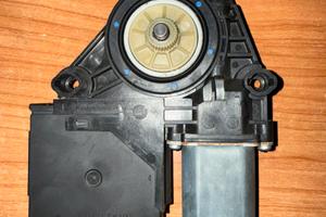 Motorino alzacristalli anteriore GOLF 6 originale