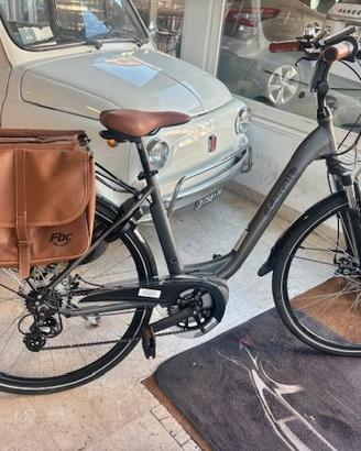 Bicicletta a pedalata assistita Nuova