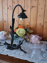 Lampada liberty stilizzata figura di donna