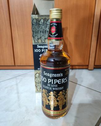 WHISKY SEAGRAM'S 100 PIPERS DE LUXE SCOTCH WHISKY 