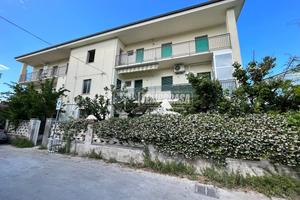 TRILOCALE RISTRUTTURATO A DUE PASSI DAL MARE