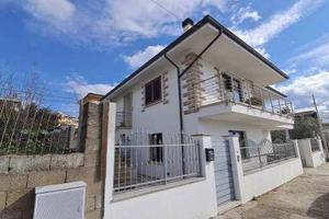 Immobile in asta di 316 m² con 5 locali e box auto