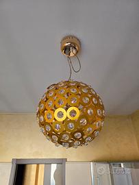 Lampadario sfera dorata con pendenti