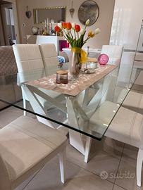 tavolo in vetro elegante , moderno e di design