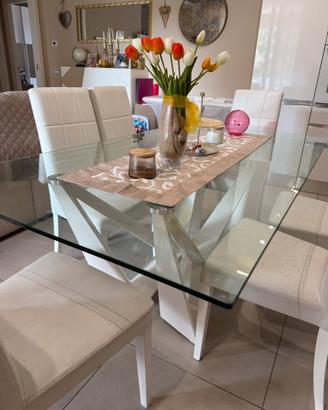 tavolo in vetro elegante , moderno e di design