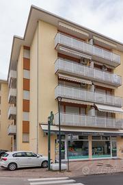 Trilocale con ampia terrazza a Lido del Sole