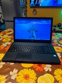 Portatile Fujitsu i5 (7) 8Gb DDR4 256Gb SSD. 7h.