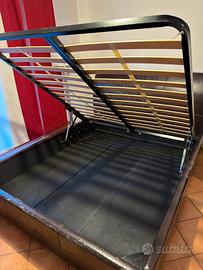 Letto imbottito contenitore