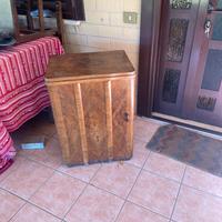 Macchina da cucire Singer con mobile