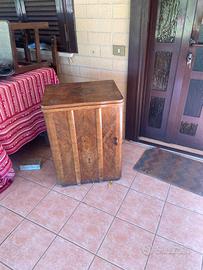 Macchina da cucire Singer con mobile