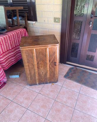 Macchina da cucire Singer con mobile