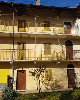CASA DI CORTE A BORGO TICINO