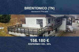 Immobile in asta di 150 m² con box auto a Brentoni